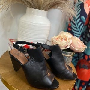 Women’s black leather open toe shooties